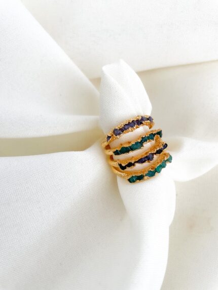 Anillo Oliva elaborado a mano por joyeros Colombianos